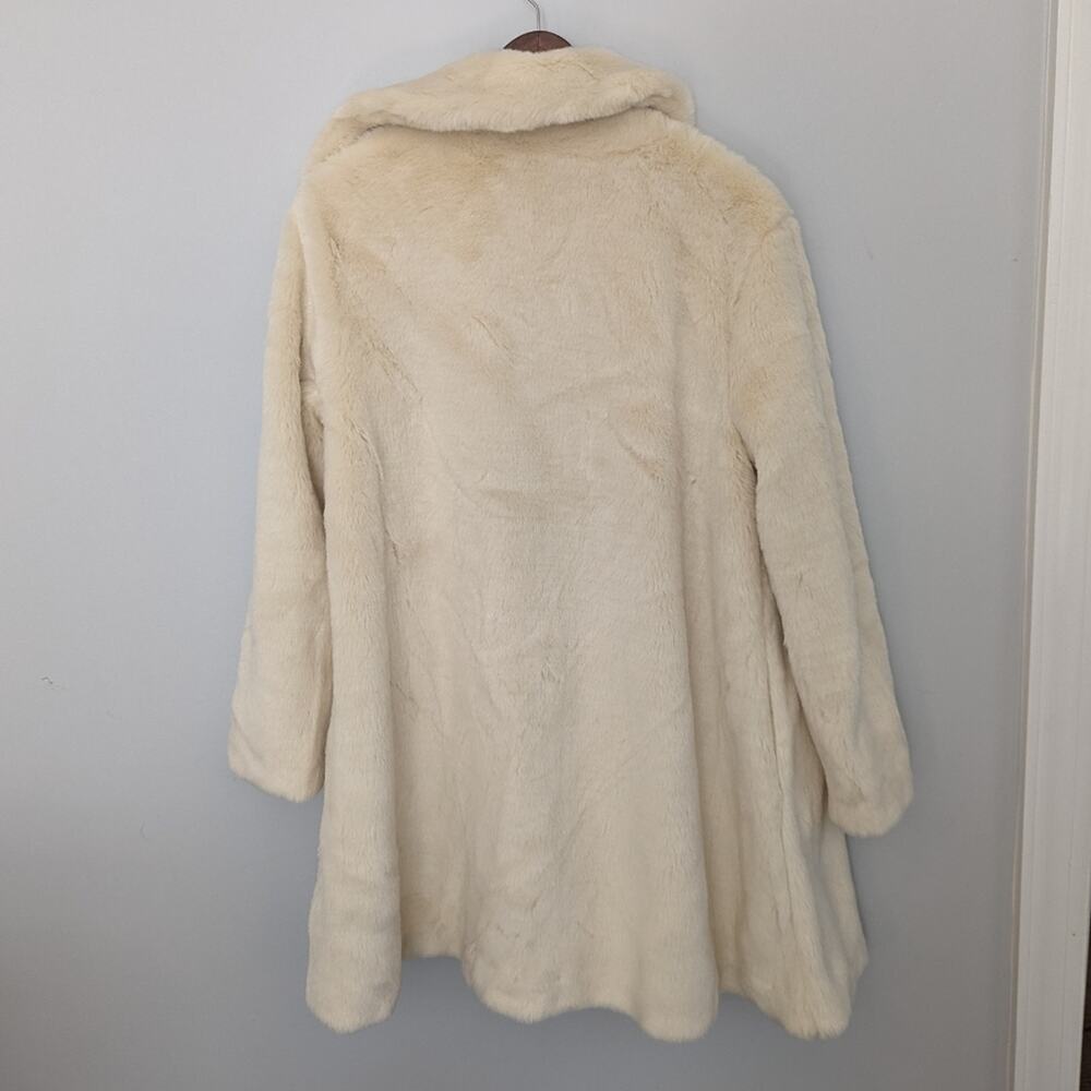 NEW Women's Gal Meets Glam Ivory Faux Fur Paulina Jacket Size Small - Picture 4 of 5